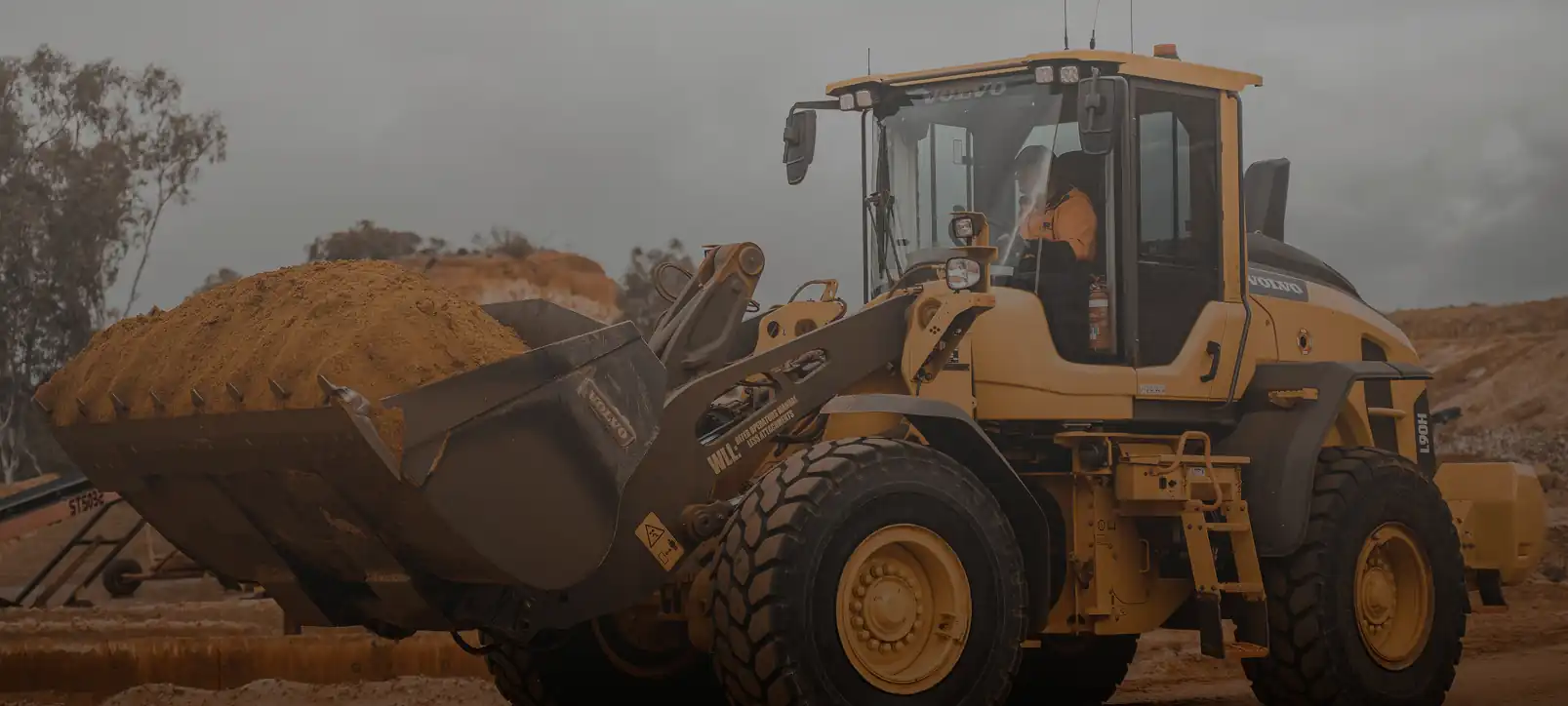 Heavy Machinery & Industrial Equipment